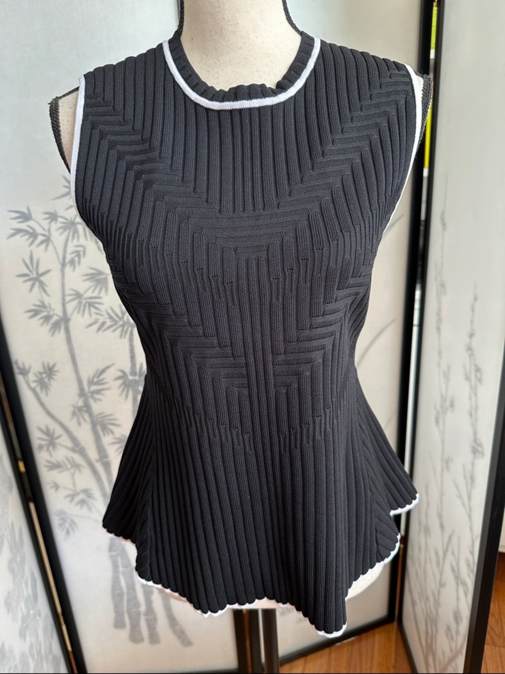 Halogen Black Sleeveless Textured Peplum Tank with White Trim